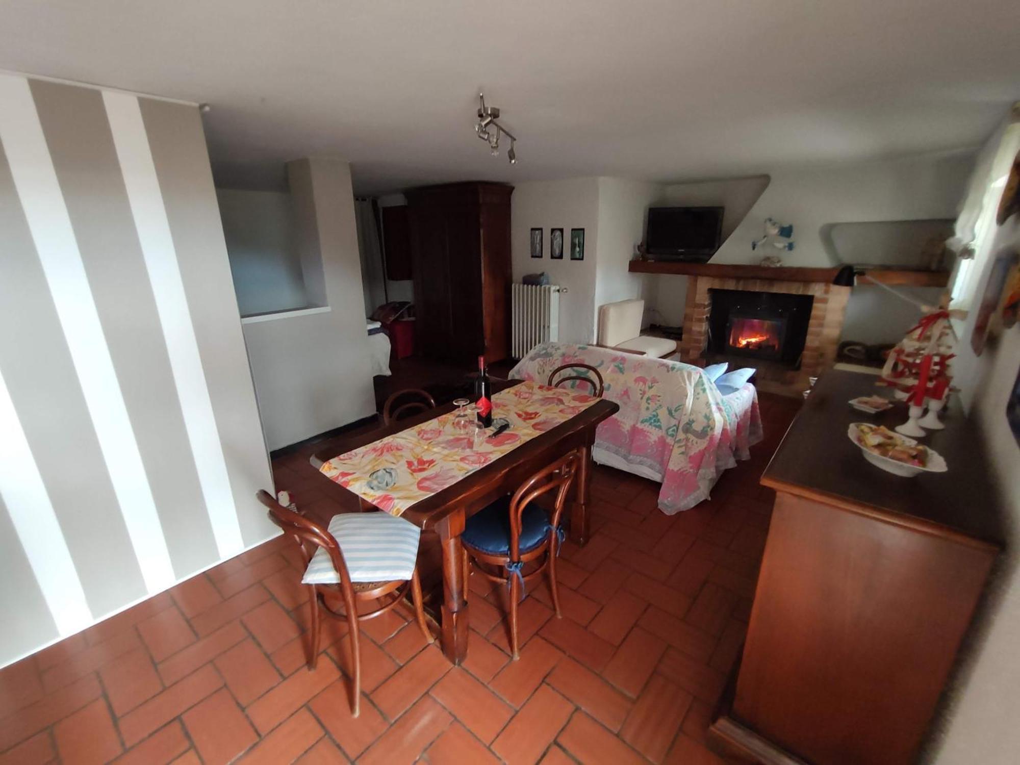Independent Apartment With A Fabulous Patio - Casa Penny Cisano sul Neva エクステリア 写真