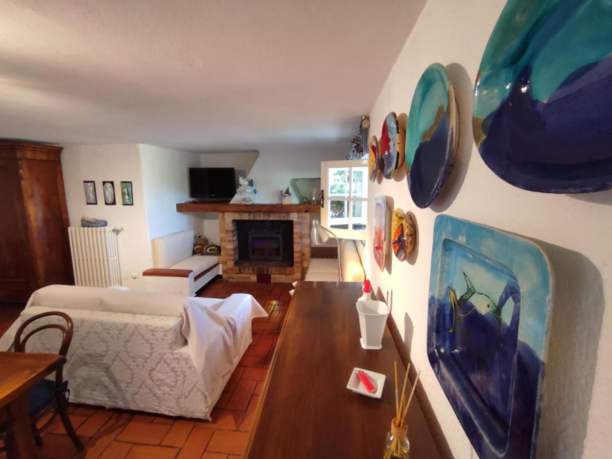 Independent Apartment With A Fabulous Patio - Casa Penny Cisano sul Neva エクステリア 写真